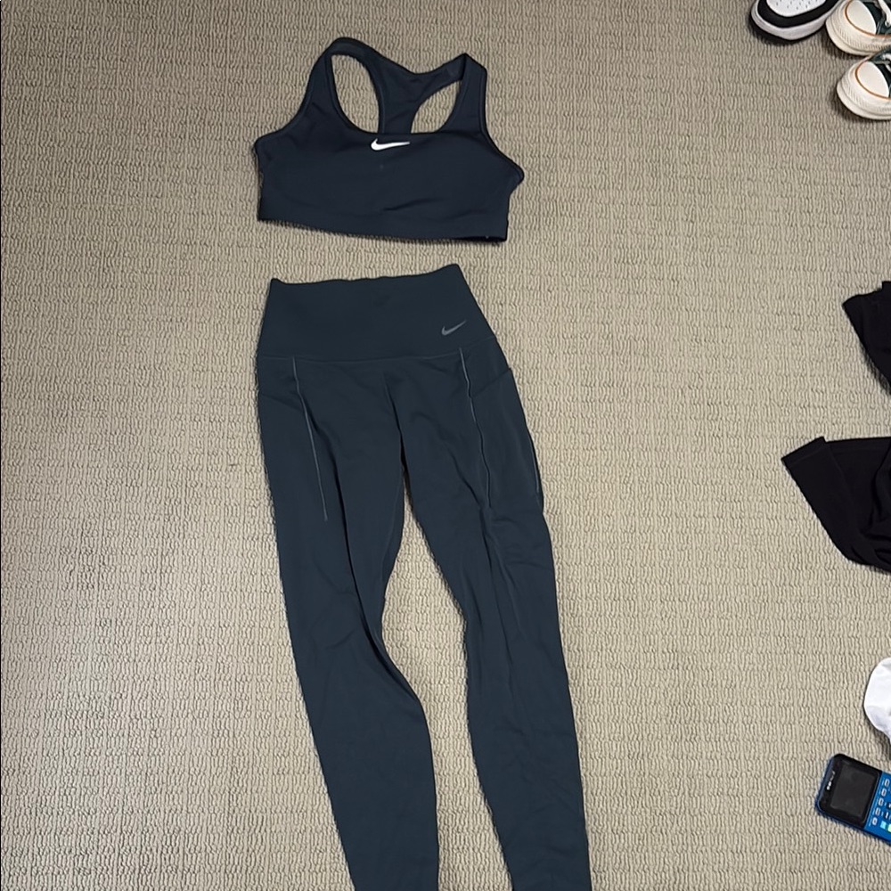 Nike Black Sports Bra and Leggings Set